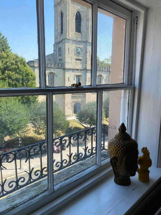 Letting Serviced Apartments - Guards View, Windsor Eksteriør billede