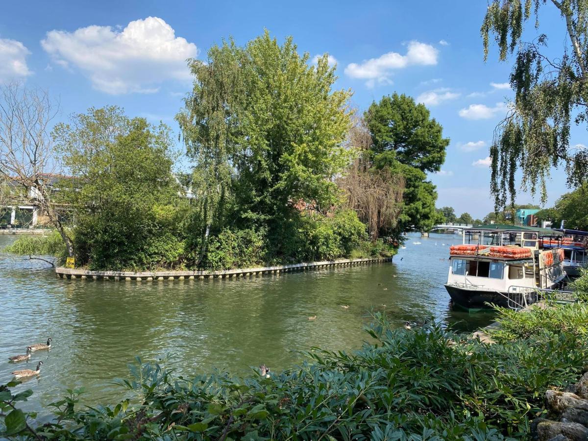 Letting Serviced Apartments - Guards View, Windsor Eksteriør billede