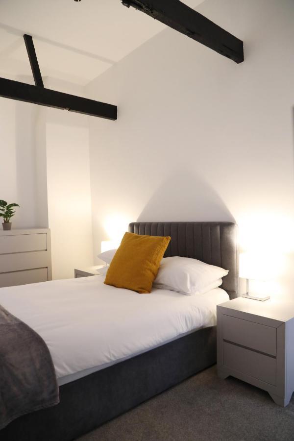 Letting Serviced Apartments - Guards View, Windsor Eksteriør billede